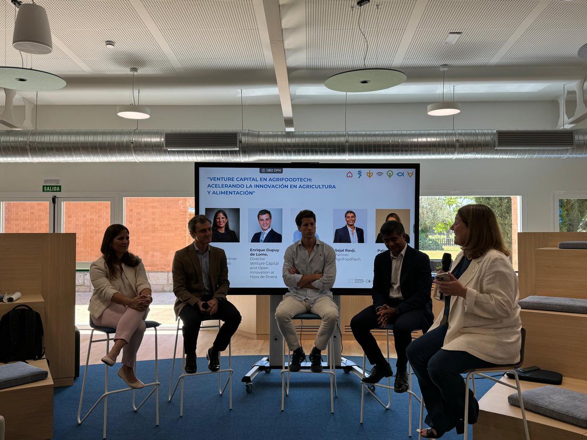 Nuestra directora Paloma Castellano (@bloodymary) ha participado en una mesa redonda sobre #AgrifoodTech organizada por @lavegainnova, uno de los iHUB de referencia en el sector, impulsado por el Ministerio de Agricultura y @Wayra, que además asesora y mentoriza a 10 startups 🙌