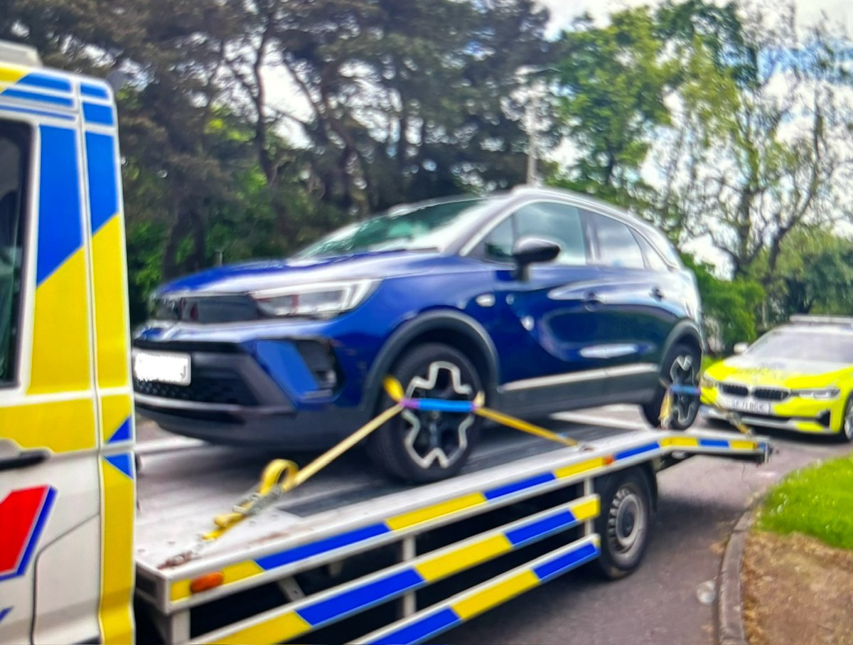 #LivingstonRP stopped this vehicle in Deans earlier today. The driver of the vehicle had a revoked licence and no insurance. The vehicle was seized and the driver reported to @COPFS
