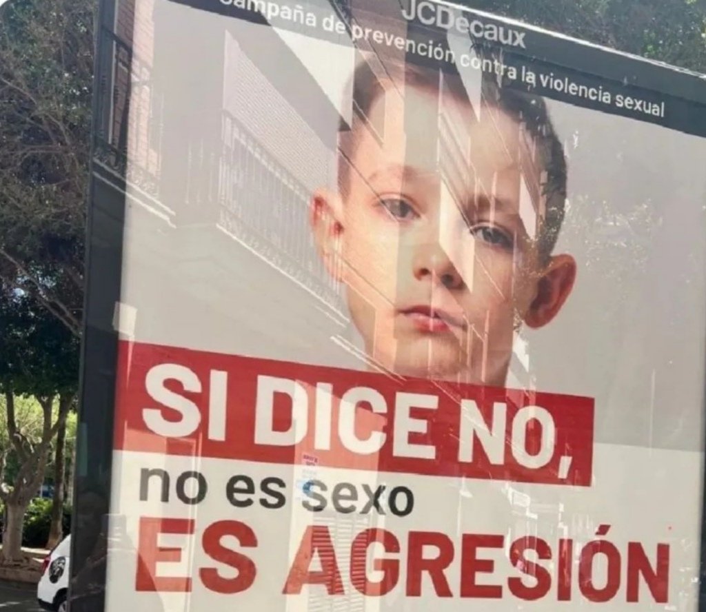 Que opinan sobre este cartel en Almería la asquerosidad y la desgeneración se ha tomado esta ciudad 🇪🇸!!! Los niños NO tienen relaciones sexuales!!! Son NIÑOS!!!!! Espero que la ley arrase con todos estos desgenerados pedofilos PAGARÁN!!! #ESI #NoAlaAgenda2030 #ConLosNiñosNo