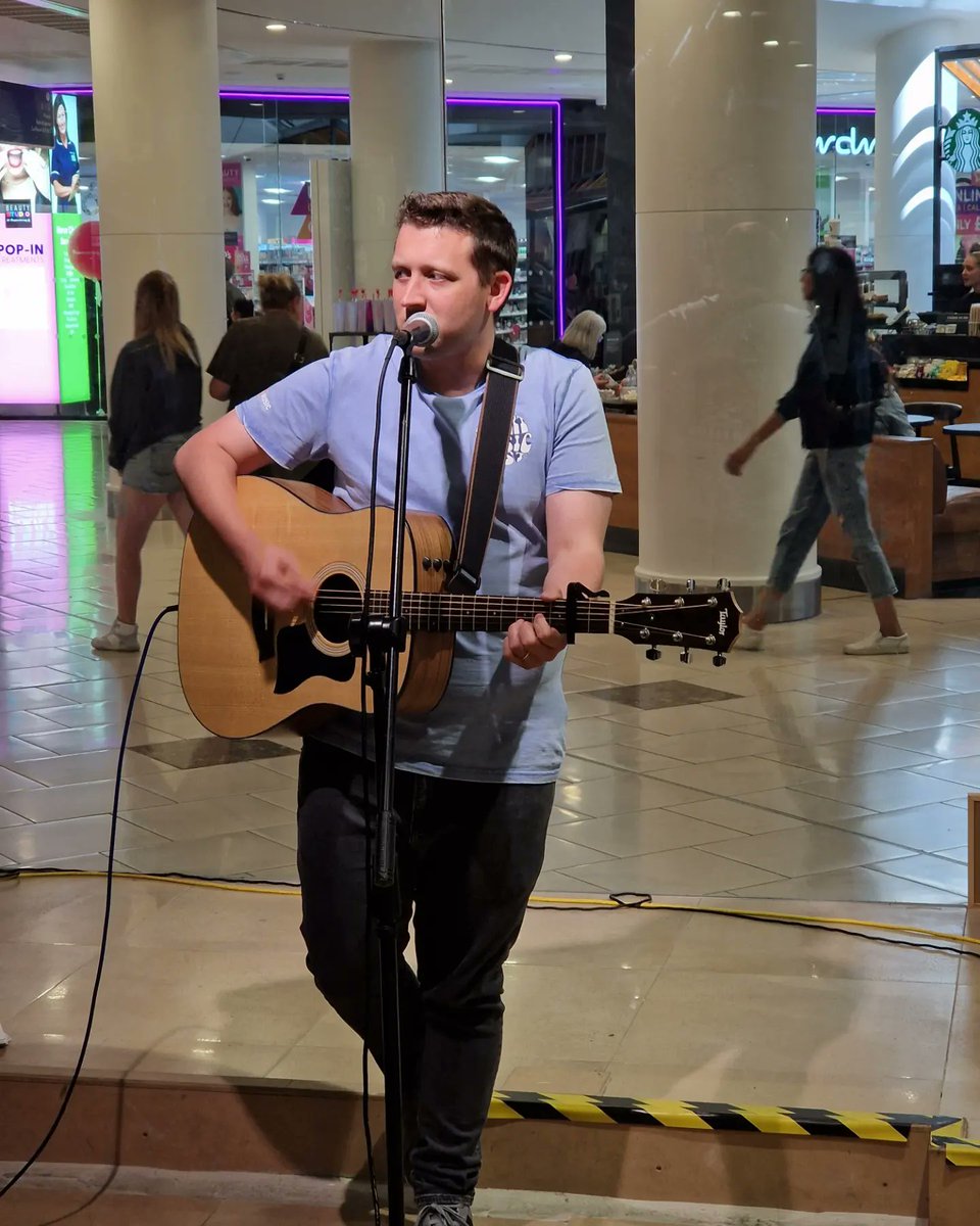 hmvThurrock's tweet photo. Couple of photos from today's event! Thank you so much to @ArtsOutburst for organising and setting up this event! Was a great day with lots of talent, go give them a follow, they are doing great things for the community 🫶 https://t.co/pO4U1HBukj