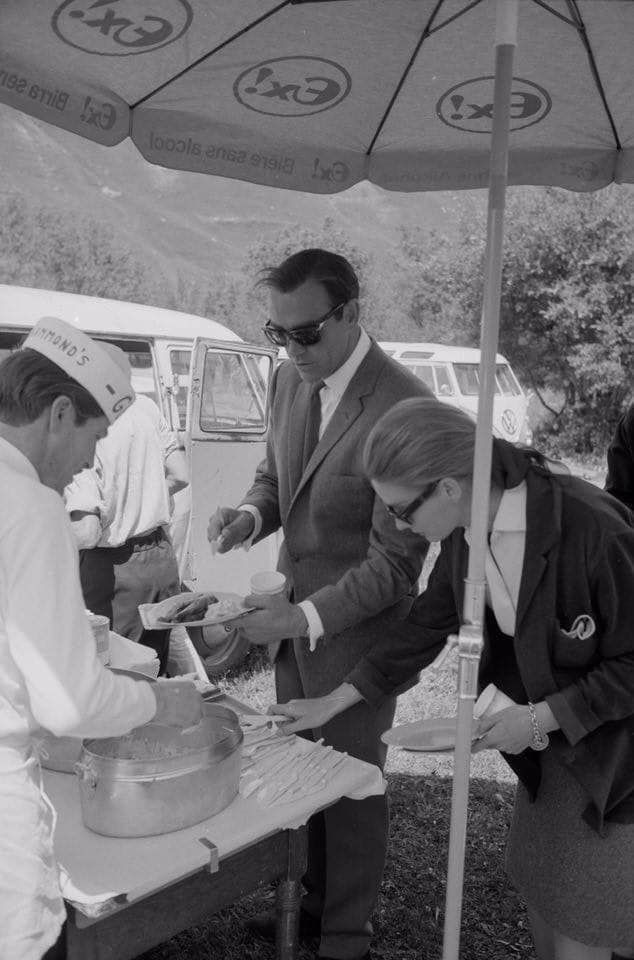 Lunch break on the set of GOLDFINGER - Sean Connery, Tania Mallet