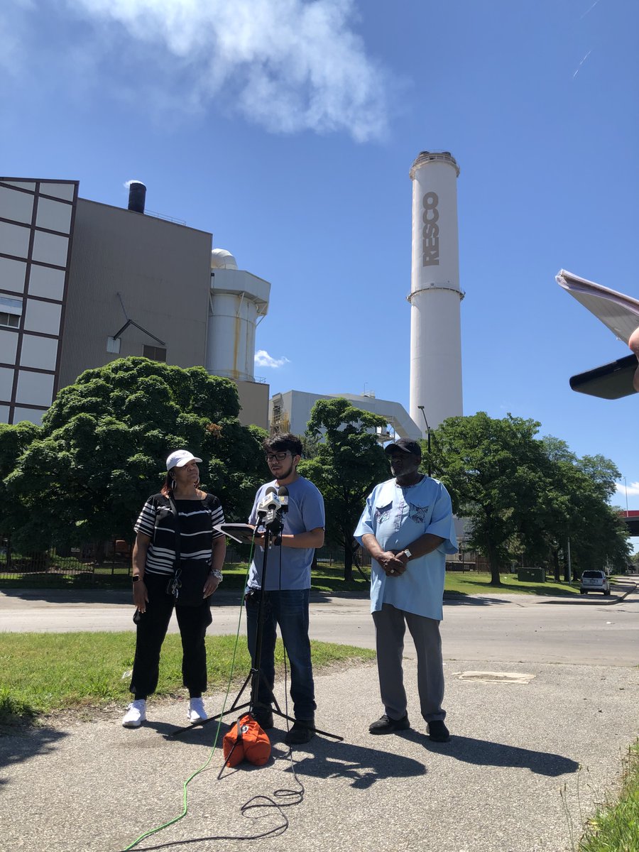 BaltimoreSouth's tweet photo. "I won’t continue to sit by while my friends and neighbors suffer from so many health issues worsened by having that giant white smoke stack standing over us spitting out toxins into the places we love the most.” - Angela Smothers, lifelong Mt. Winans resident https://t.co/ej3rJPvFJC