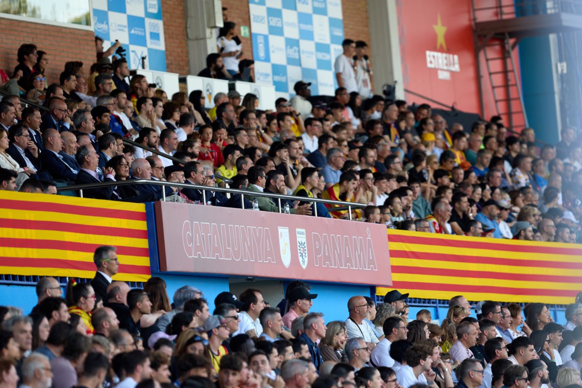 FCF_CAT's tweet photo. 💛❤️ 𝘽𝙤𝙣 𝙖𝙢𝙗𝙞𝙚𝙣𝙩 𝙖 𝙎𝙖𝙗𝙖𝙙𝙚𝙡𝙡 💛❤️

👏🏼 Avui som 5⃣.8⃣5⃣9⃣ 👏🏼

😍 Moltes gràcies 𝐀𝐅𝐈𝐂𝐈𝐎́ 🔝

#CatalunyaPanamà #SeleccionsCat https://t.co/rB6amIfMHo