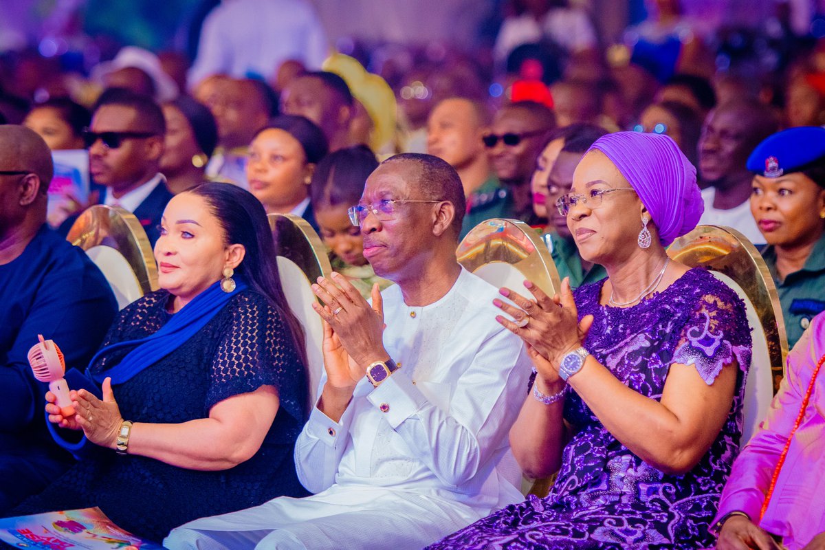Today, Edith and I had an amazing time at the 'Delta State Praise Day' concert, organized by the Delta State Government to celebrate Governor Sheriff Oborevwori's first year anniversary as Governor of Delta State! I commend His Excellency for leading our state in honoring God