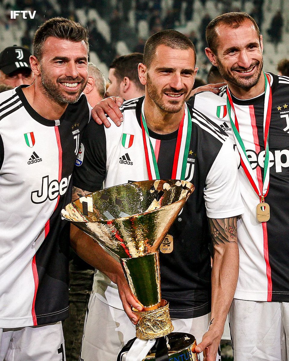 IFTVofficial's tweet photo. BREAKING: Leonardo Bonucci has announced his retirement from football 🇮🇹

9x Scudetti 
5x Coppa Italia
5x Super Coppa 
1x EURO

The final piece of the legendary BBC has left football - end of an era. https://t.co/9SCeyBA0Hm