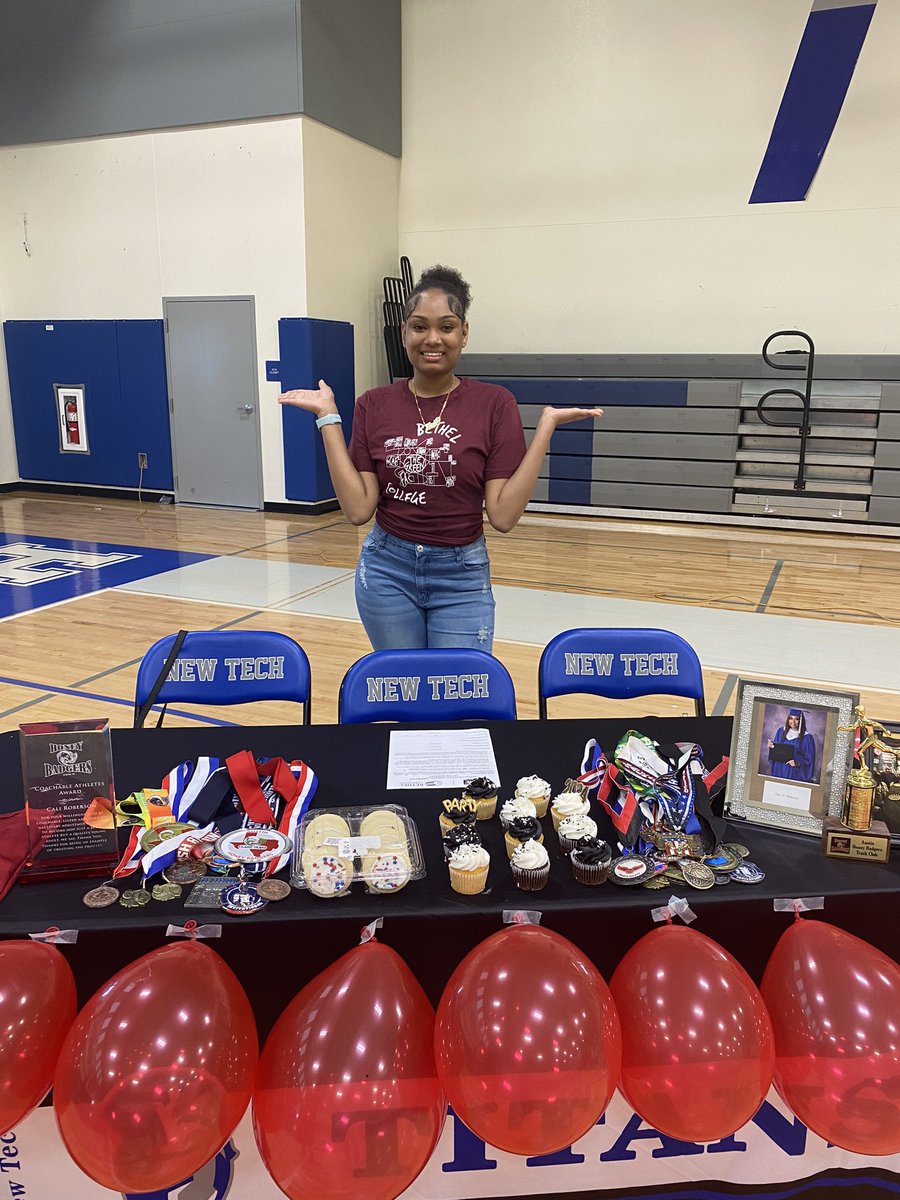 Signing Day, on to new beginnings I am very excited to start my new journey with my new track family, I was very blessed to be coach by some amazing coaches thank ya’ll so much 💞🫶🏽 @Coach_MHill ,@CoachGoaley3