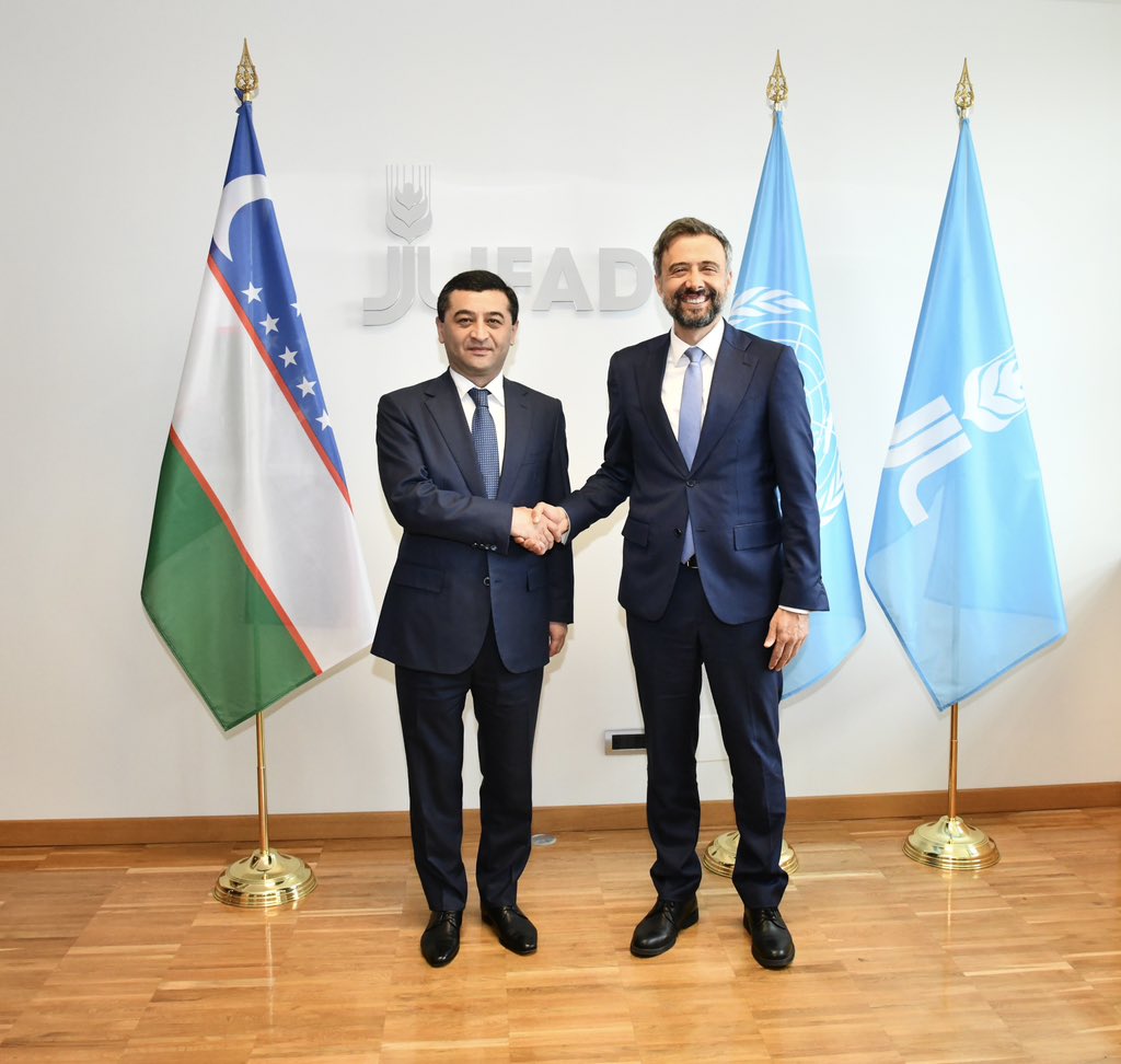 FM_Saidov's tweet photo. Visited the International Fund for Agricultural Development HQ in #Rome and met with @IFADPresident H.E. Alvaro Lario. Maintaining close cooperation, bringing the best global expertise and experience to our country, food security and industrial AG development in #Uzbekistan, implementation of @IFAD country strategy for 2023-2027 were among key topics of our conversation.
***
Rimda Qishloq xo'jaligini rivojlantirish xalqaro jamg'armasi (IFAD) bosh qarorgohiga tashrif buyurdik va fond Prezidenti Alvaro Lario janoblari bilan uchrashdik. Suhbatimiz mobaynida yaqin hamkorlikni davom ettirish, ilg‘or tajriba va ko‘nikmalarni mamlakatimizga olib kirish, O‘zbekistonda oziq-ovqat xavfsizligi va qishloq xo‘jaligi sanoatini rivojlantirish, 2023-2027-yillarga mo‘ljallangan IFAD mamlakat strategiyasini amalga oshirish e'tiborimiz markazida bo‘ldi.