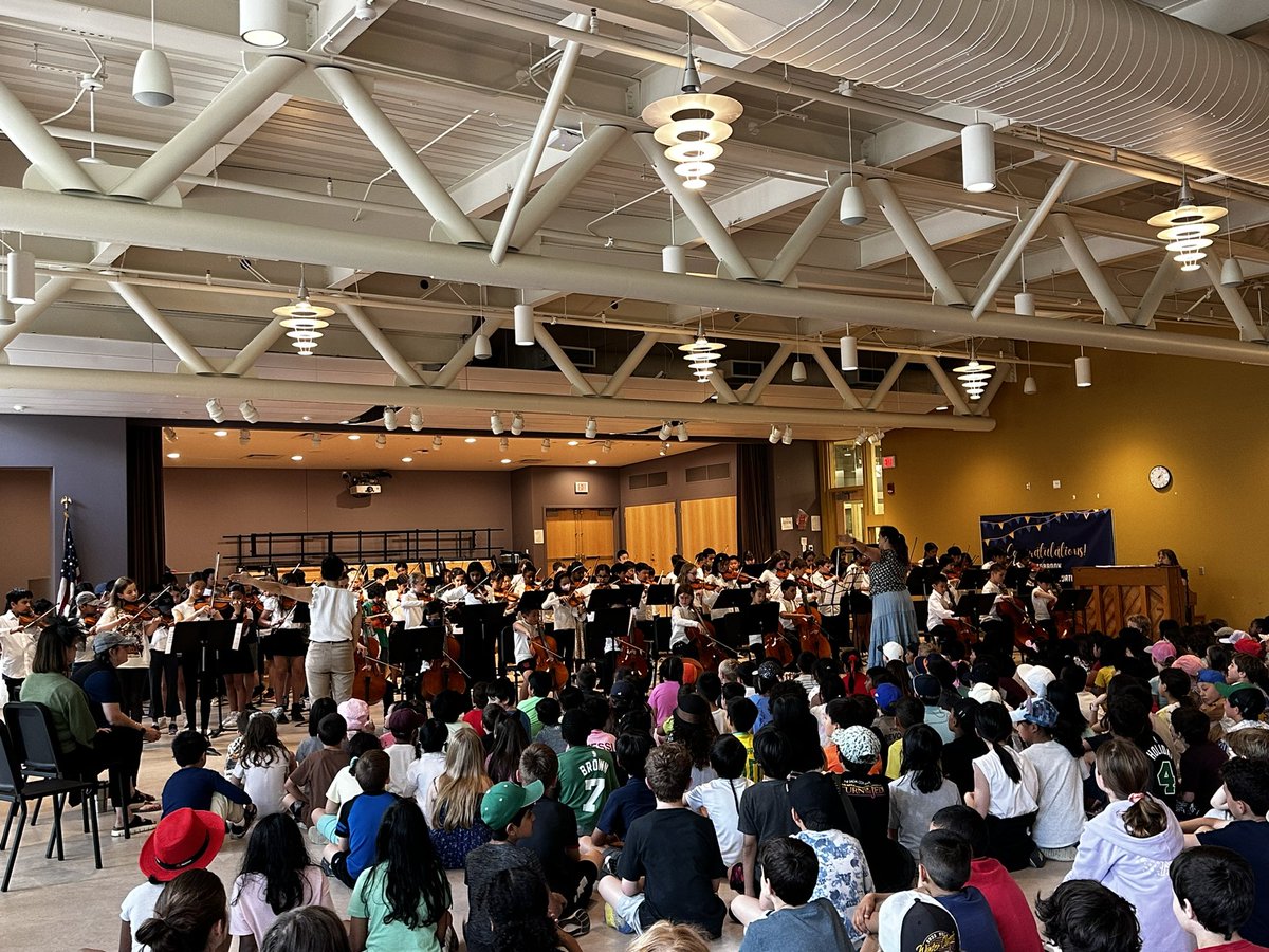 LexPerformArts's tweet image. Amazing job to the Estabrook Strings and Band students who performed an outstanding spring concert today! @lexingtonsuper @EstabrookSchool @NotesByMrsC @folmads