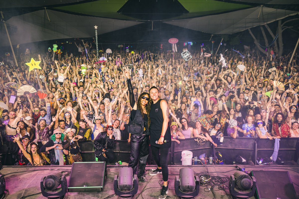 LIB!!!!!!⚡️💜🌈 🔥😍🫶 Merciiii for an amazing weekend!! It was an honor closing the Thunder Stage, I missed you guys! Shoutout to all the artists who played at The Stacks for the @OdyzeyMusic takeover 👊 Love y’all