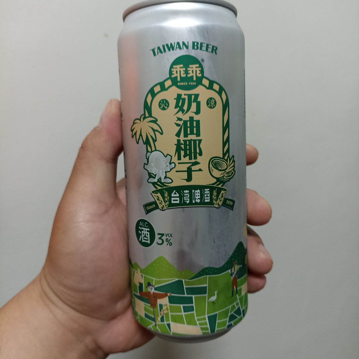 全家に売ってた台湾ビール。
飲んでみたら…あっココナッツサブレ！
まぁバターとココナッツだしな😋