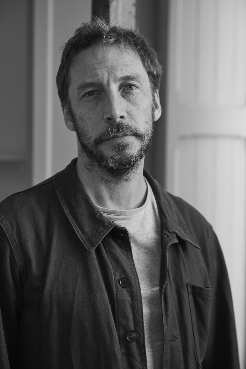 Eric Baudelaire, born in Salt Lake City in 1973,  lives and works in Paris. Working in film as well as printmaking,  photography and installation, Baudelaire is interested in the  relationship between images and events, documents and narratives : ubu.com/film/baudelair…