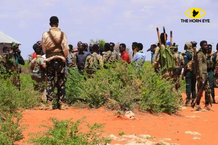 Deadly clan conflict in Somalia's Galgaduud region leaves 5 dead and many injured. Clashes between rival militias in Eel Barafange continue to plague the area. No official statement from Galmudug administration yet. #Somalia #Galgaduud #Conflict