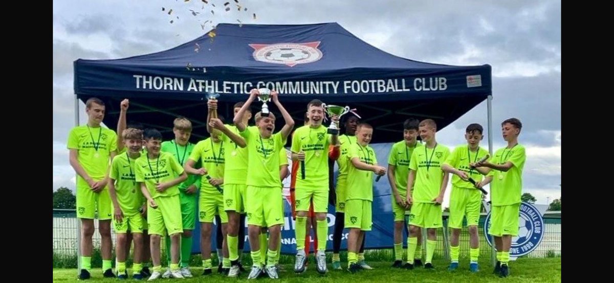 ThornAthleticFC's tweet photo. 𝘿𝙊𝙐𝘽𝙇𝙀 𝘿𝙀𝙇𝙄𝙂𝙃𝙏 ||

Delighted to see our @thorn_2010 presented with their trophies at the Academy last night.

ERSDA Division 2 Winners 🏆
ERSDA Divisional Cup Winners 🏆

Delighted for Jonny, James, Matt the players and everyone involved.

Scenes of celebration 📸 https://t.co/8fympWeWPh