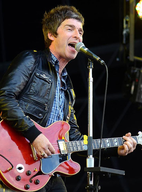 #Efemérides #LaCueva 29 de mayo de 1967. Nace Noel Gallagher. Fue el compositor, segundo vocalista y guitarrista principal de Oasis, obteniendo un premio honorífico de la revista británica NME por su gran contribución a la música.

#NoelGallagher #Oasis #rock #music #musica