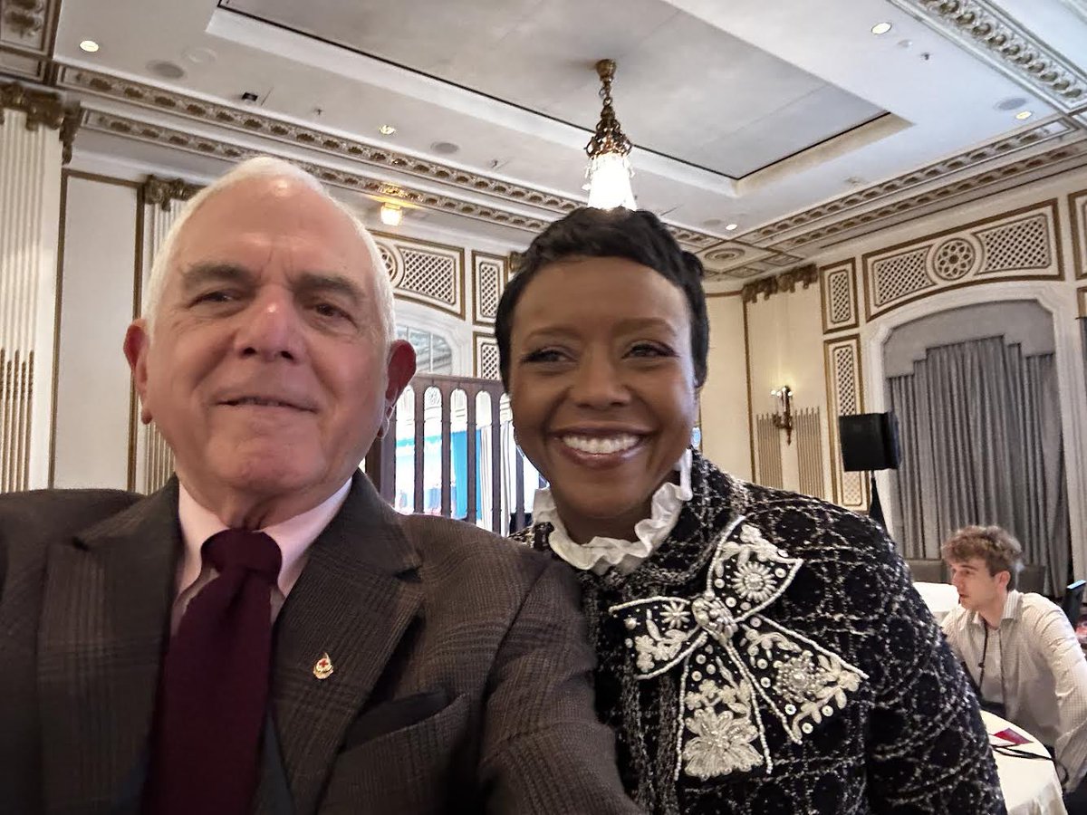 Curt Weil, who's been to most of the 52 FPA NorCal Conferences, taking a selfie with our esteemed keynote, Mellody Hobson: Co CEO & President Ariel Investment Trust. 

#FPANorCalConference2024