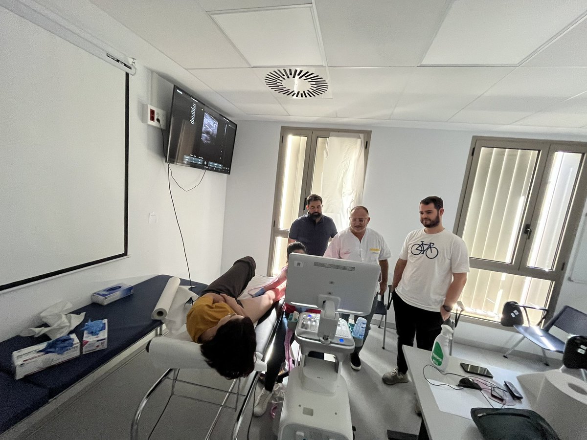 Centro de Salud San Antón tweet media