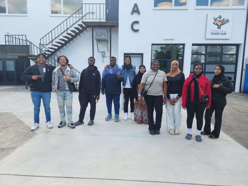 Spring vibes with our unstoppable Youth and Neighborhood Engagement Team! From championing Food Justice initiatives to exploring the latest additions at our growth center, they're making waves this season!
#RBAC #RainierBeach #Seattle #SouthSeattle #PublicSafety