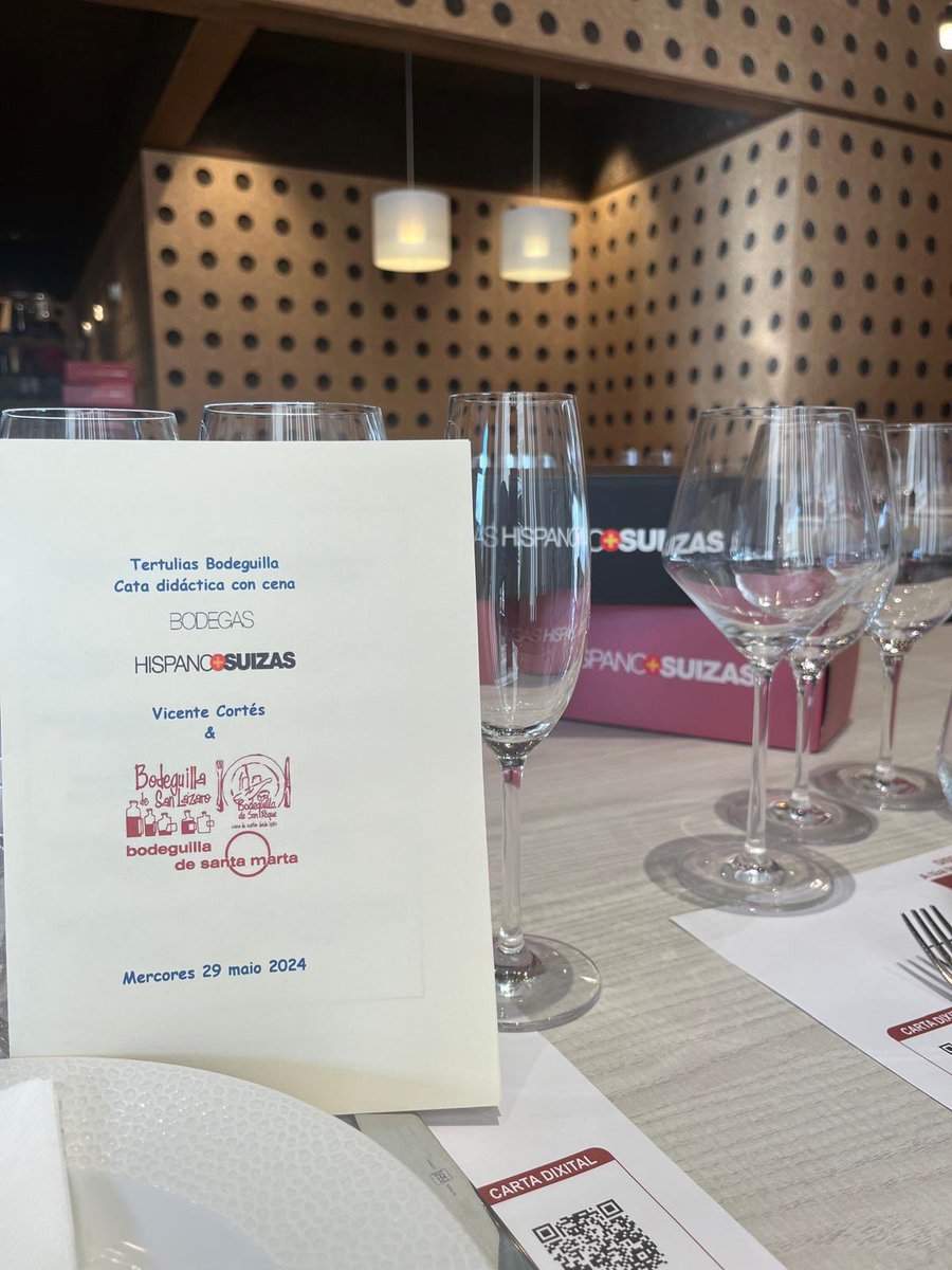 labodeguillascq's tweet photo. Esta tarde recibimos na Bodeguilla de Santa Marta a Vicente Cortés, director comercial de @HispanoSuizas, un proxecto que naceu da man de Pablo Ossorio, Rafael Navarro e Marc Grin. En nada, comezamos! https://t.co/CyKZJK36l0