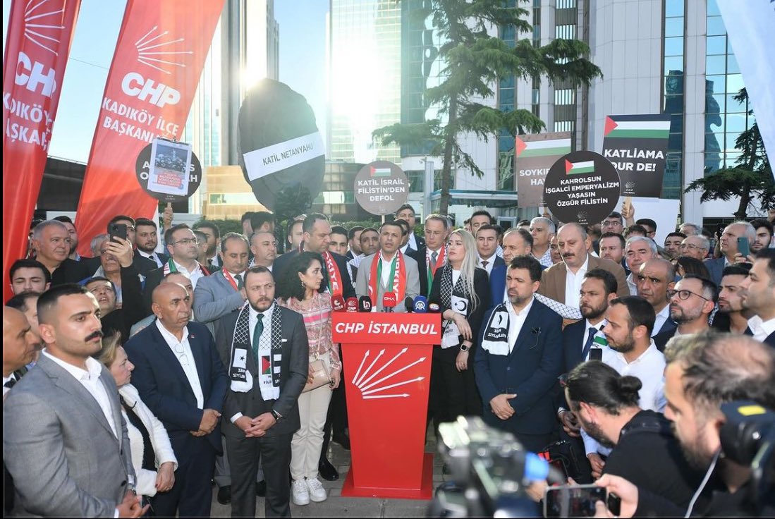 İl Başkanlığımızın düzenlediği Gazze’deki Soykırım için İsrail Konsolosluğun’un önünde basın açıklamasına katılım sağladık.
İsrail zulmüne karşı mazlum Filistin halkının yanındayız!

#katilisrail 
#soykırımahayır