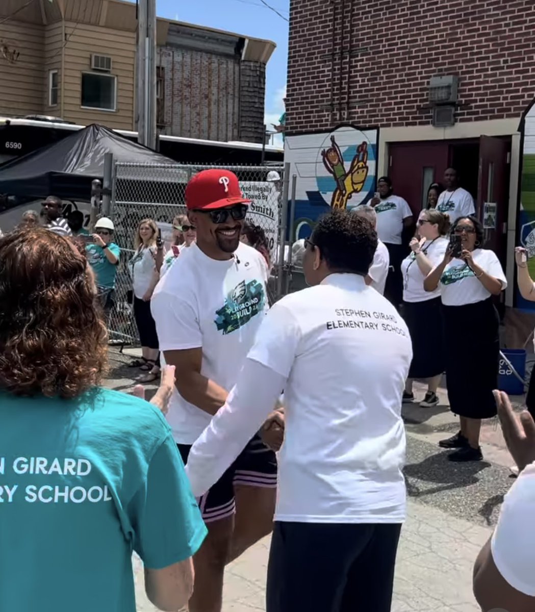 Eagles quarterback Jalen Hurts and the entire team were there today for their annual playground build at the Stephen Girard elementary school in Philly. The Eagles organization every year since 1997 has helped rebuild a playground in Philly. 
📸 @EaglesInsider