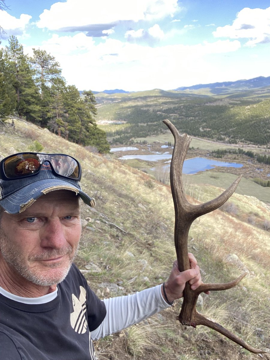 selfiebob1's tweet image. Good day hunting elk sheds with my son in law.