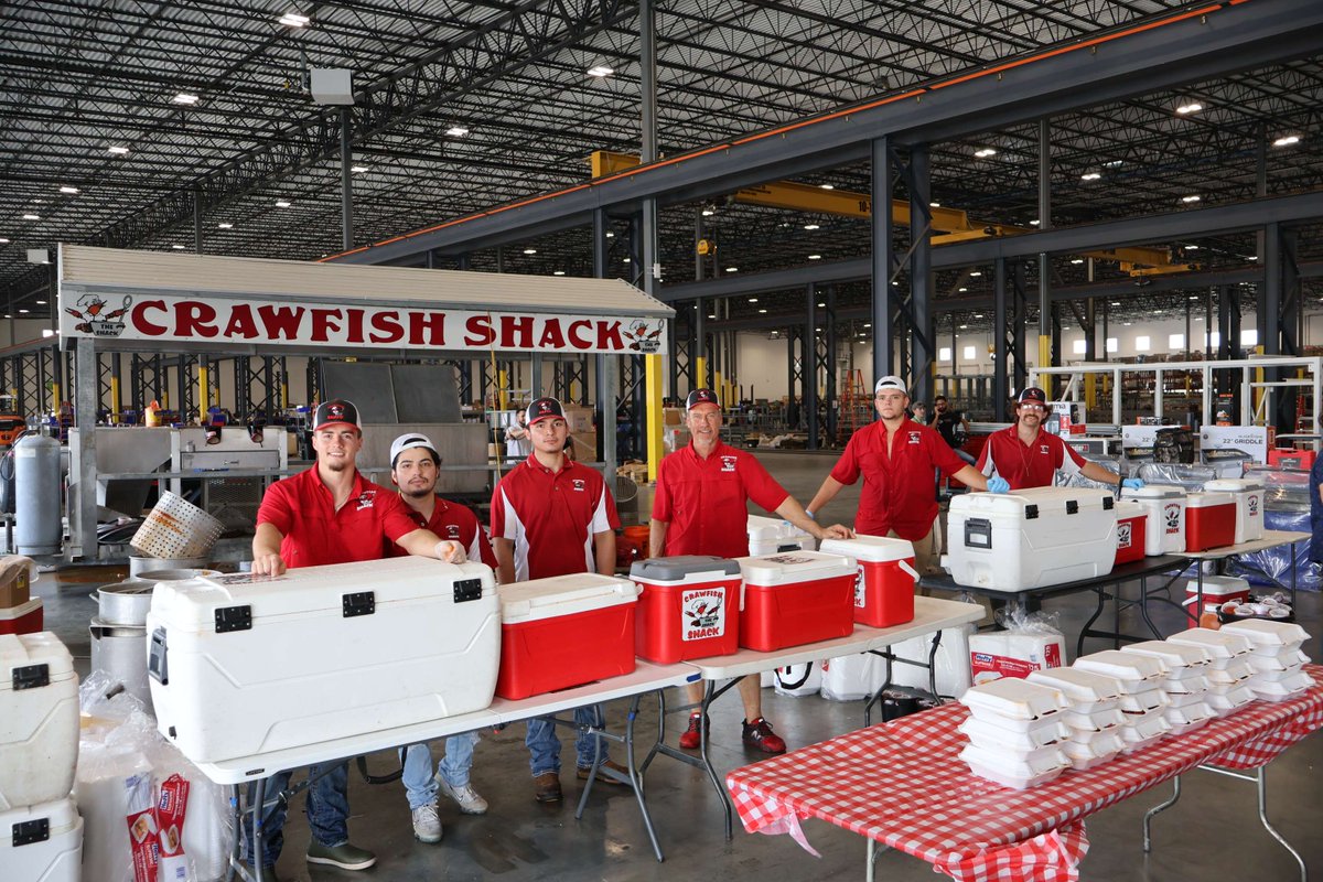 TAS_Energy's tweet photo. Last week, we celebrated our annual Crawfish Boil at Robin, Airport, and Wingfoot facilities. Thank you to Crawfish Shack for supplying the amazing food and a HUGE thank you to our TAS events team for making these events possible! https://t.co/u7ch2xKnbi