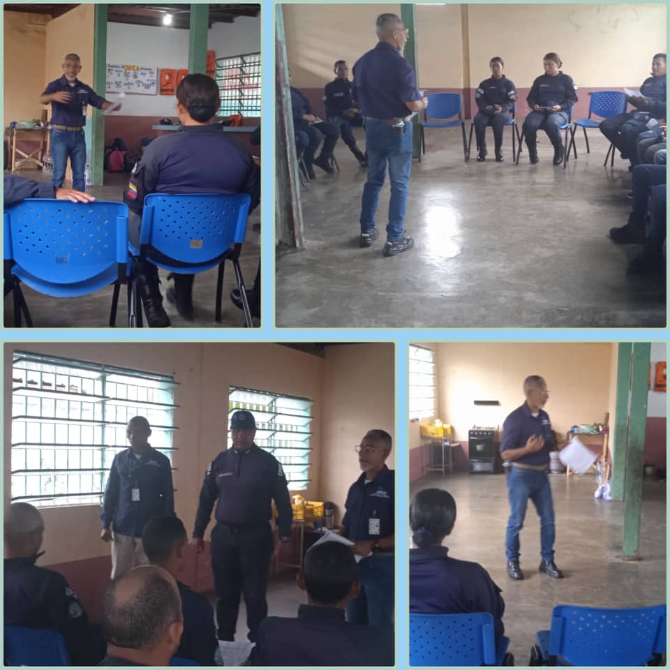 capiptoamazonas's tweet photo. ...la División de Gestión Portuaria de la @capiptoamazonas apoya a la Delegación de la PNB de los Espacios Acuáticos en adiestramiento sobre la determinación de Infracciones Ambientales y de Seguridad Integral. #ComprometidosConLaVenezuelaAzul 💙 https://t.co/9ePQq1QqCO