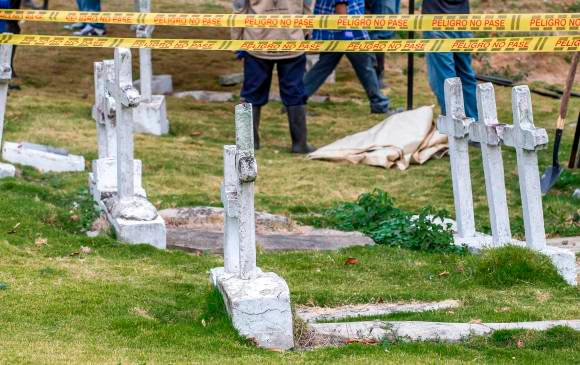 #NoticiasDeLaHora |34 cuerpos no identificados fueron recuperados en la segunda fase de intervención forense del cementerio del municipio de Cocorná, en el Oriente de Antioquia

📻➡ bit.ly/2OHd9xB