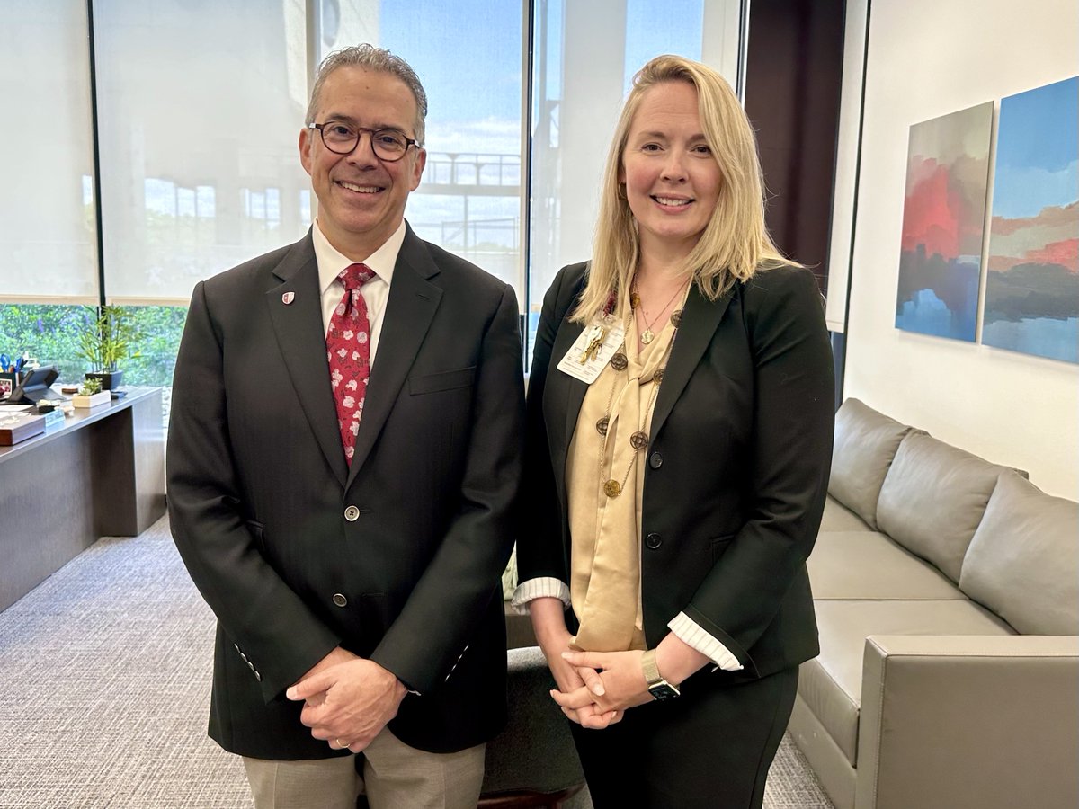 Today, I had the pleasure of welcoming Emily Mastaler to @StonyBrookMed after starting her role as Chief Administrative Officer at #StonyBrook Southampton Hospital last week, and we are excited for her to share her leadership, vision and expertise! #WeAreStonyBrookMedicine