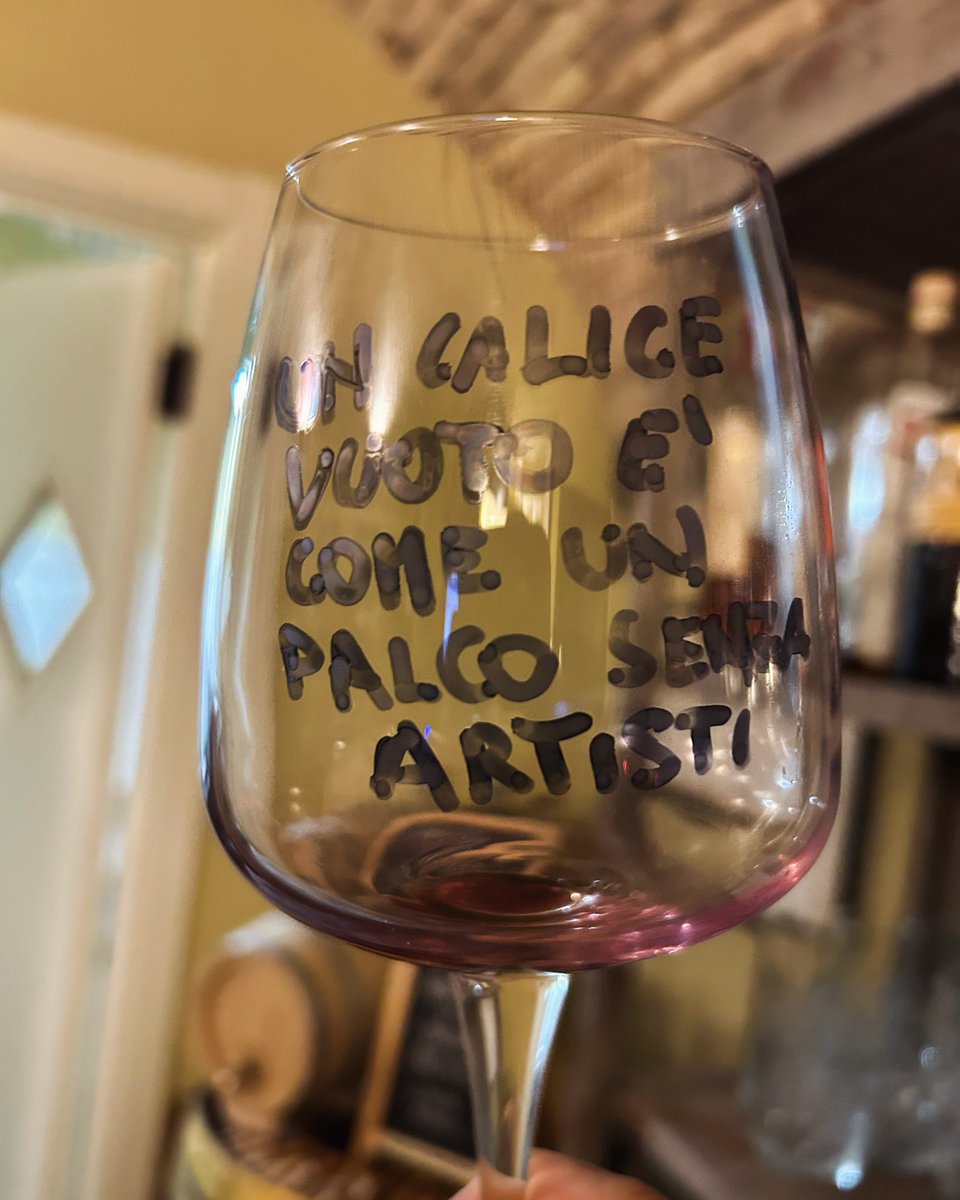 “Un calice vuoto è come un palco senza artisti”
(L’Oste Tipico)
#Tipico #Montone #Umbria
#Slowfood #Slowlife