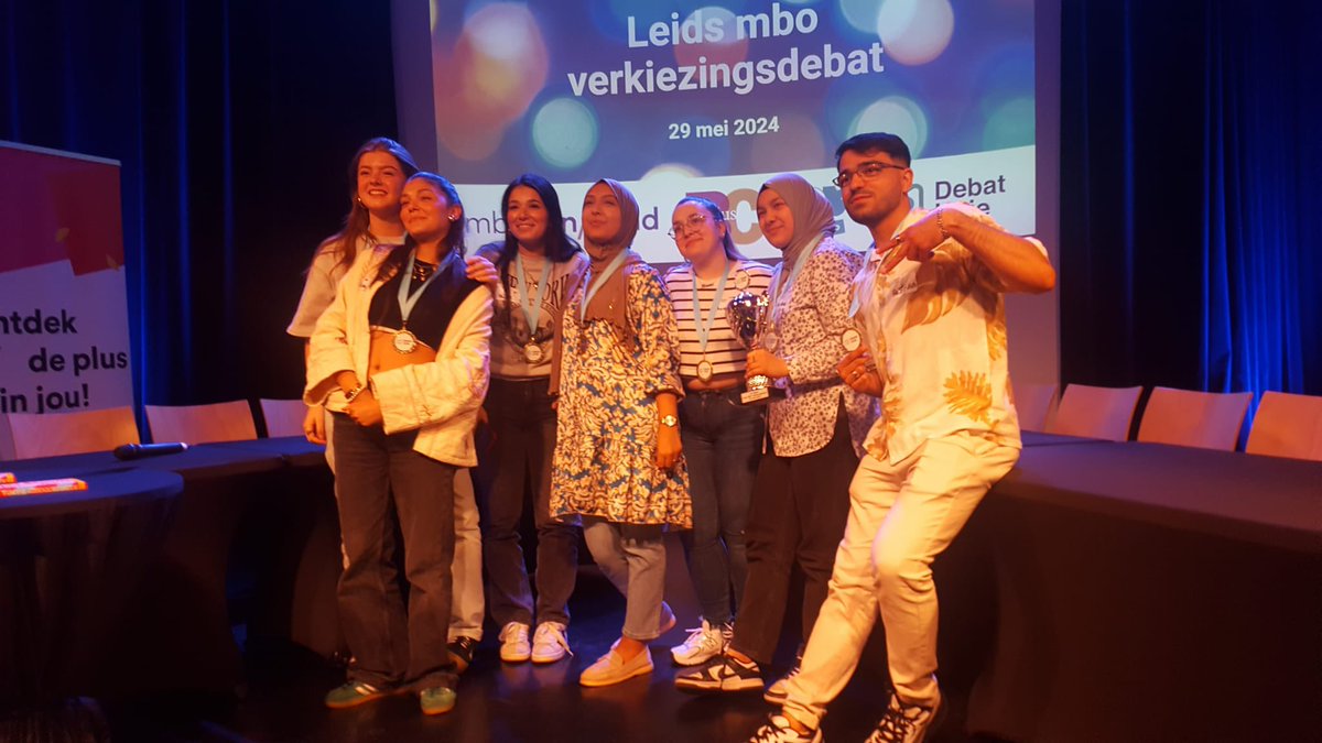 Vandaag was het grote Leidse #MBO verkiezingsdebat. Studenten kregen een coach uit de gemeenteraad. SP-fractievoorzitter Antoine heeft het winnende team gecoached. Gefeliciteerd team 2!