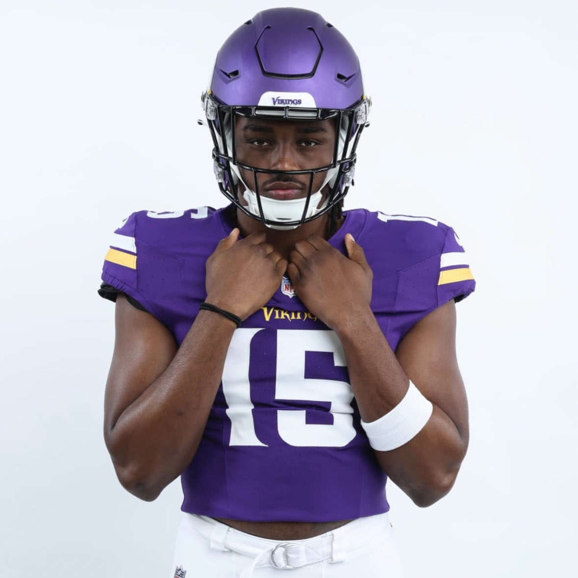 #Vikings T Christian Darrisaw was impressed with teammate Dallas Turner in last week OTA’s. 

Turner did a spin move on CD that was “quicker than Danielle’s” and his reaction to it was: “holy sh*t.” 

(@alec_lewis)