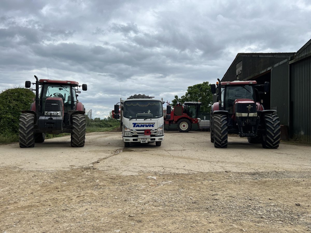 Full set of Bridgestone VX tyres 650/65R42 &amp; 540/65R30 fitted near Grantham, tyres coming off refitted onto second tractor which were also Bridgestone tyres. Call us on 0845 2581680 for more information #tyres #tyre #tractor #betterfarmingwithbridgestone