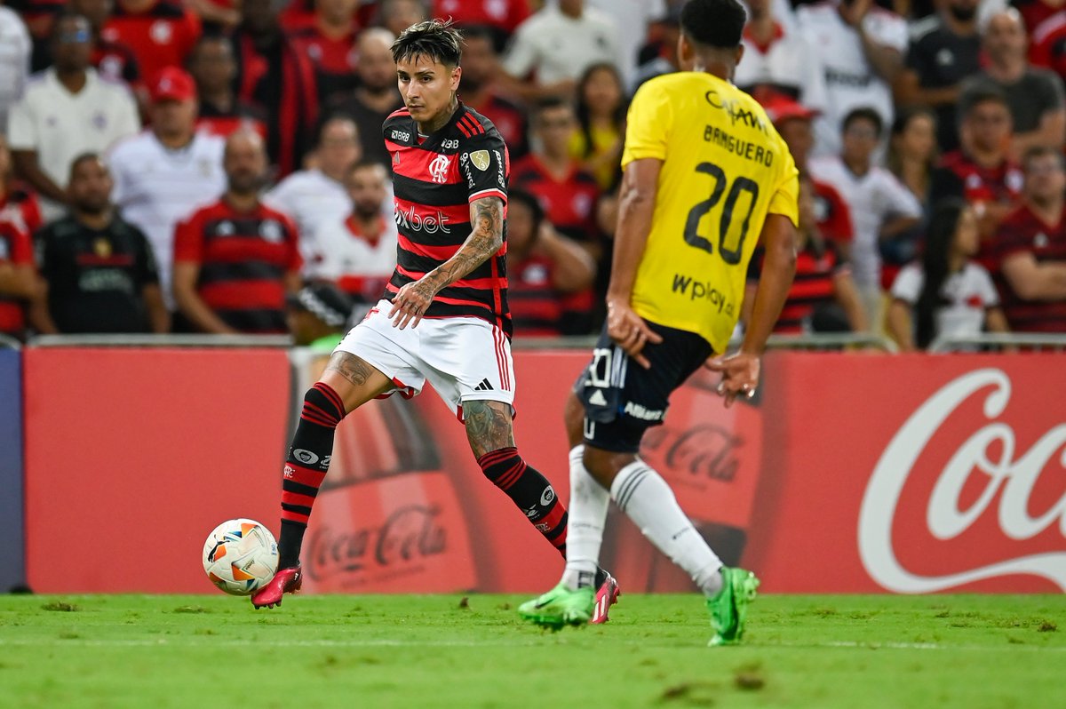 fernandez_puma's tweet photo. 🔴⚫ Hablé en Maracanã con Bruno Spindel, director ejecutivo de Flamengo, y con sus declaraciones confirmó lo informado sobre Erick Pulgar:

🗣 "Todavía no hay nada concreto sobre su renovación".
🗣 "Nosotros NO tenemos ofertas por Erick".
🗣 "Nos interesa mantenerlo". https://t.co/ibW1Flu8hA