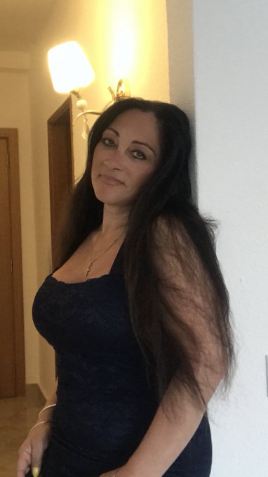 Wishing you all a great night I&rsquo;m off out 😈😈😈🤞🏻🤞🏻 https://t.co/3lgjr4E18i