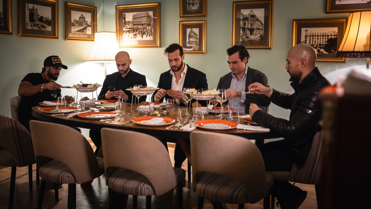 jointrw's tweet image. Spend your time around friends who you can plot your next conquest with.

Talk about:

- What's working
- What's not working
- How can we double output?

Success is guaranteed.