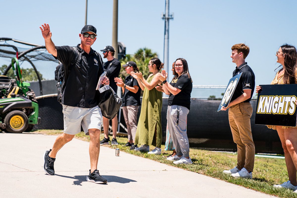 Wheels up 🛫

#RoadToOmaha x 📸 @UCF_Baseball