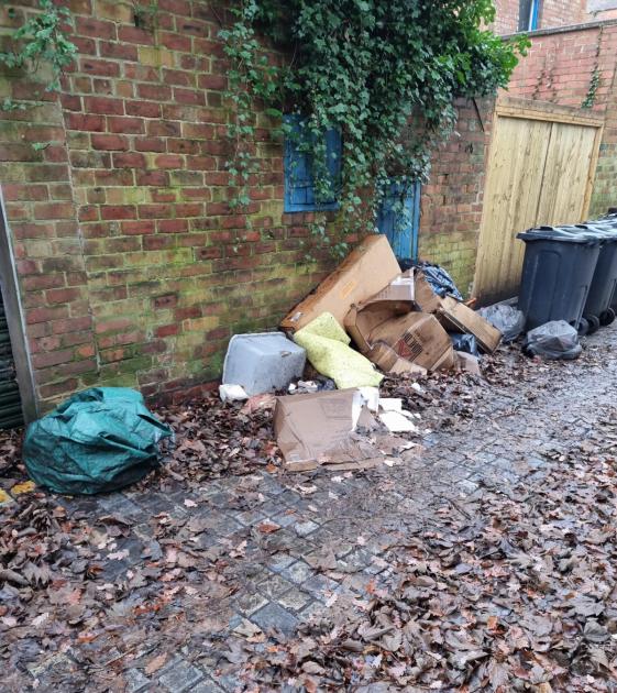 NAMED: Handyman fined hundreds for fly tipping in Darlington bntmedia.uk/T7ZCNG