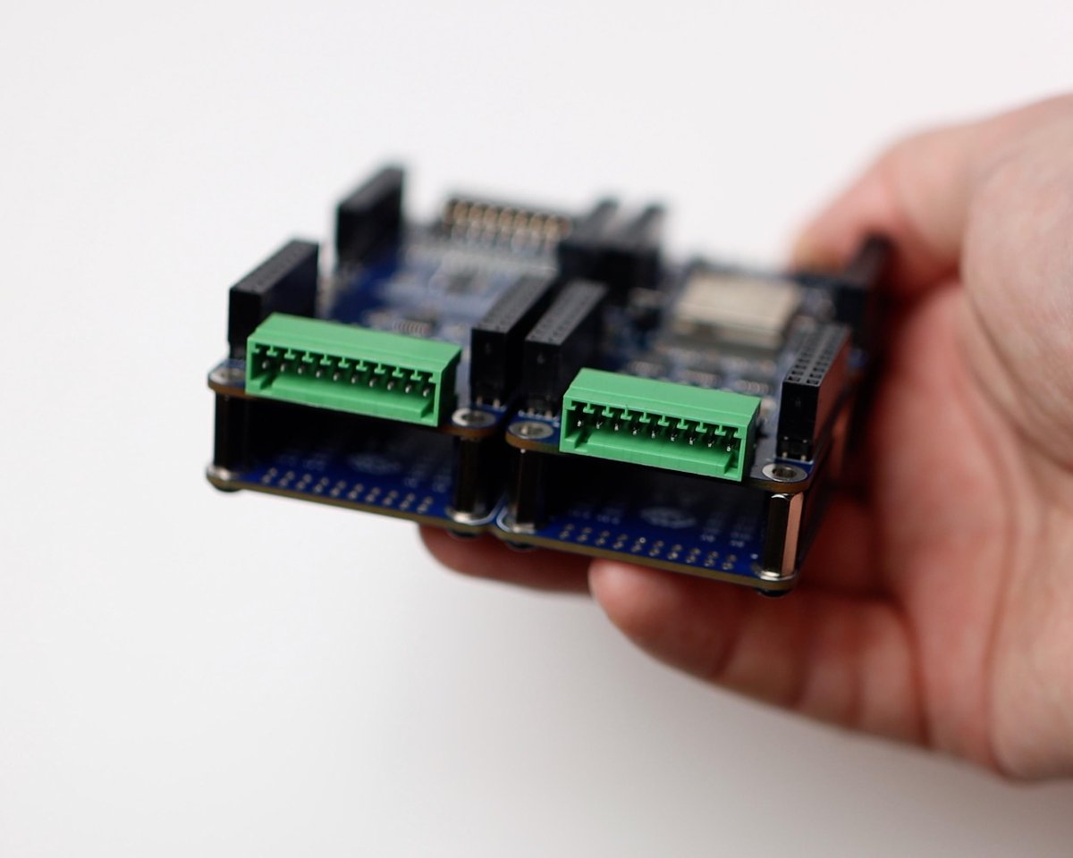 next.module tweet media