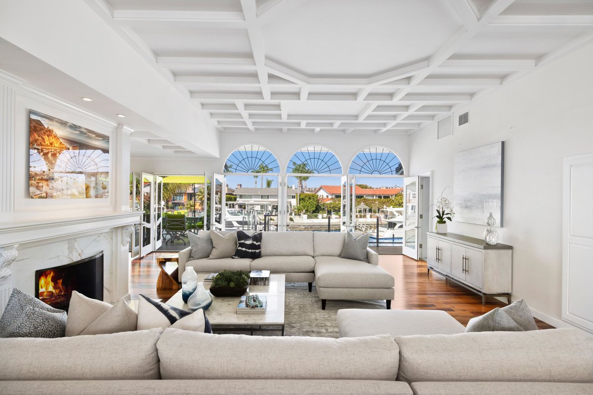 This home is perfect for enjoying the indoor-outdoor California lifestyle on the bayside patios as well as the upper deck – ideal for entertaining. 🌟

218 Evening Star Lane, Newport Beach, CA
Tim Carr DRE# 01017277

#pacificsothebys #sothebysrealty #internationalrealty