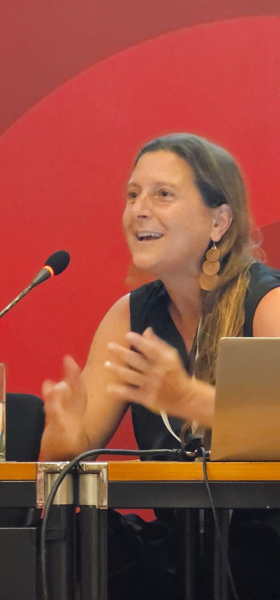 1/2 Cartagena encuentro "Construyendo #SistemasdeCuidados desde los territorios en #AméricaLatina y #Caribe” se presentaron experiencias de 🇨🇴🇲🇽🇧🇷🇺🇾. <a href="/CarolinaIDRC/">Carolina Robino</a> destacó la importancia de la #investigacion para avanzar hacia la construcción de sistemas integrales de ciudados