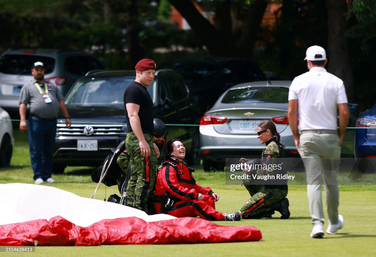 .@ntaylorgolf59's wife Andie jumped out of an airplane today. Nick was there to greet her on the ground. (Normal sport, right @KylePorterCBS?)