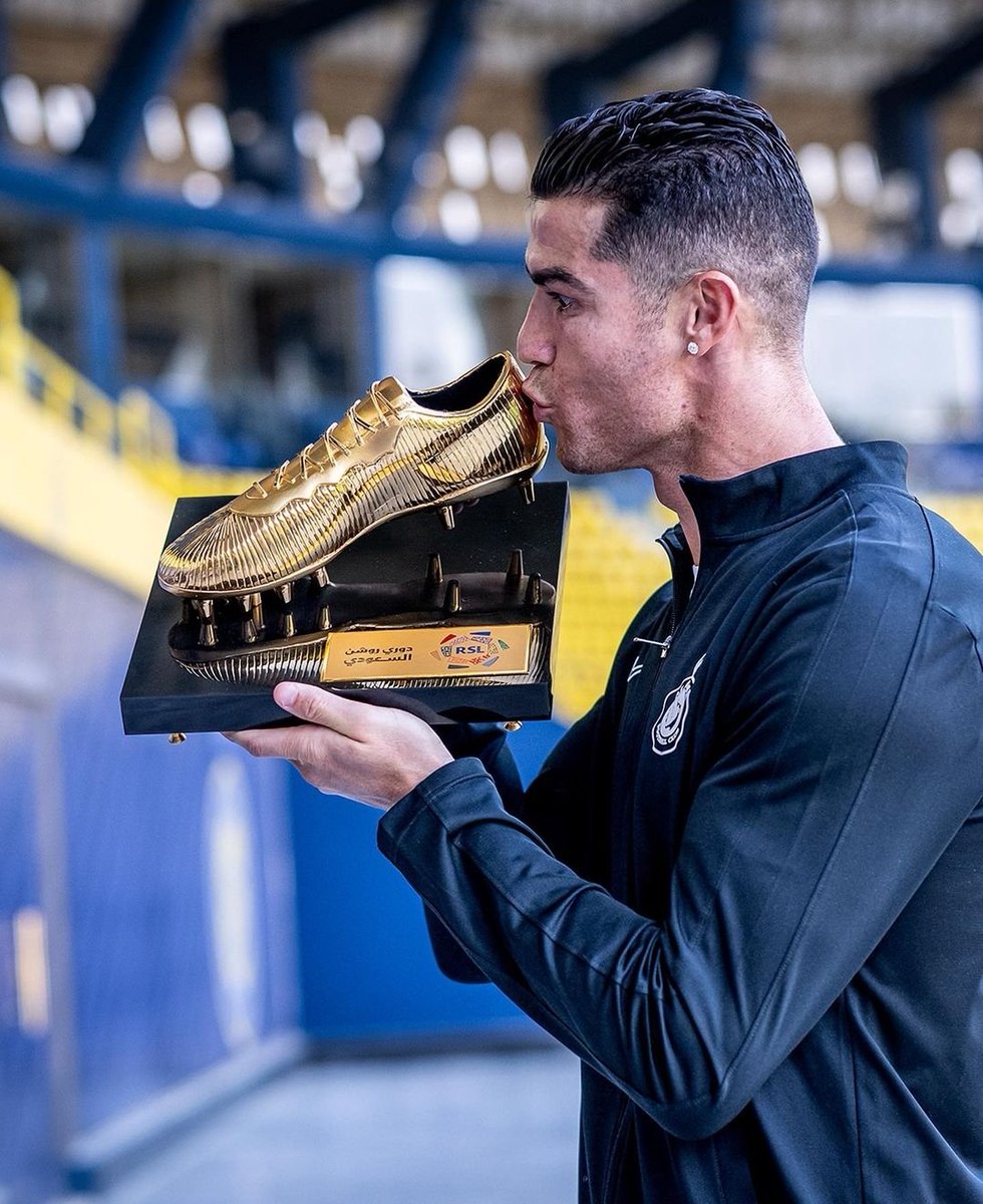 Ronaldo with his Saudi Golden Boot.

Unstoppable 🔥