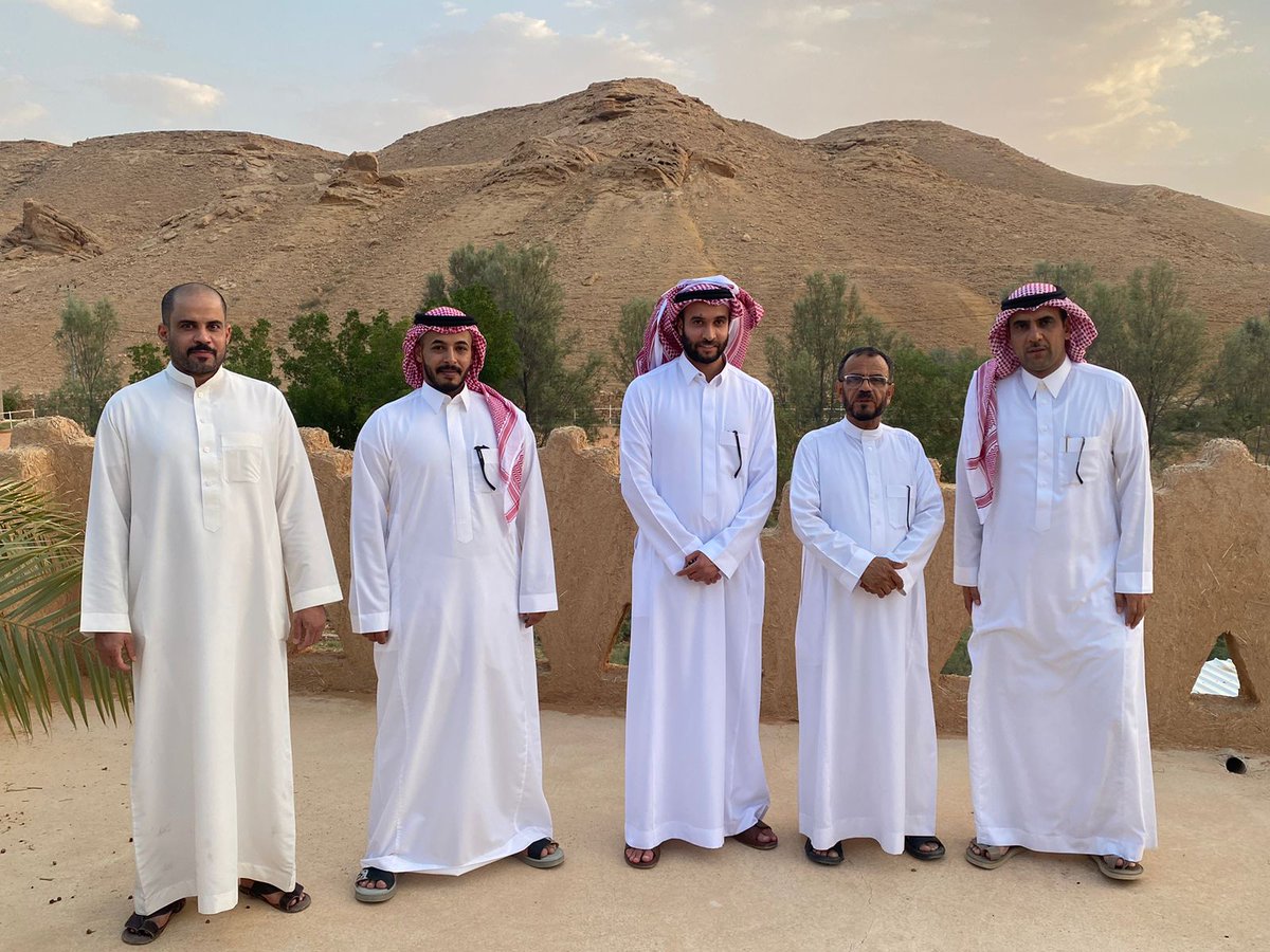 سعدنا بزيارة كريمة من عضو مجلس إدارة شركة
ذيب لتأجير السيارات <a href="/TheebRentACar/">ذيب لتأجير السيارات</a>
أ. محمد حمود الذييب ومرافقة وائل عسيري
ونائب رئيس نادي الزلفي <a href="/club_zulfi/">نادي الزلفي السعودي</a>
أ. بندر البداح <a href="/bander_0076/">بندر البداح</a>
والمدير التنفيذي لجمعية النحالين <a href="/BeeZulfi/">الجمعية التعاونية للنحالين في الزلفي</a>
أ. عبدالرحمن الزنيدي
والمنسق <a href="/soleaman2/">سليمان السلامة</a>