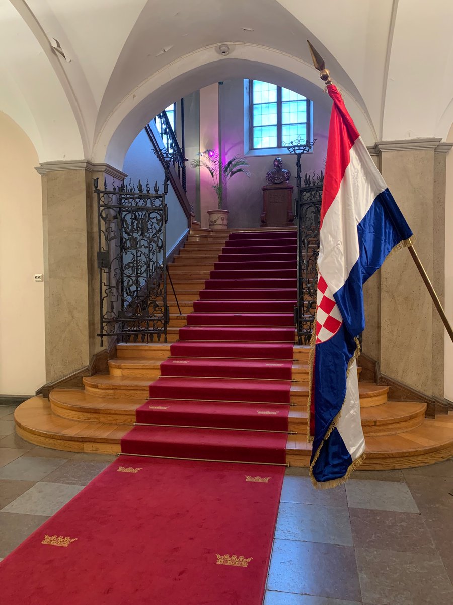 Ambassador @BuljevicJosip hosted a lovely commemoration of Statehood Day of #Croatia at Suomen Ritarihuone in #Helsinki. During the amazing concert I remembered my Godmother Dobrila and her family from Brač 🇭🇷 🇨🇱