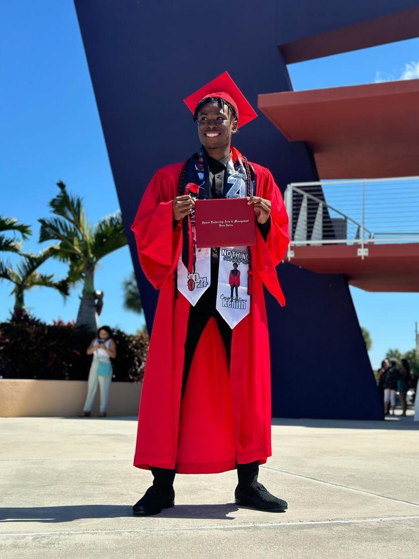 MissJMBailey's tweet image. Proud momma! #IssaGraduate 🎓 #FMUBound 🦁