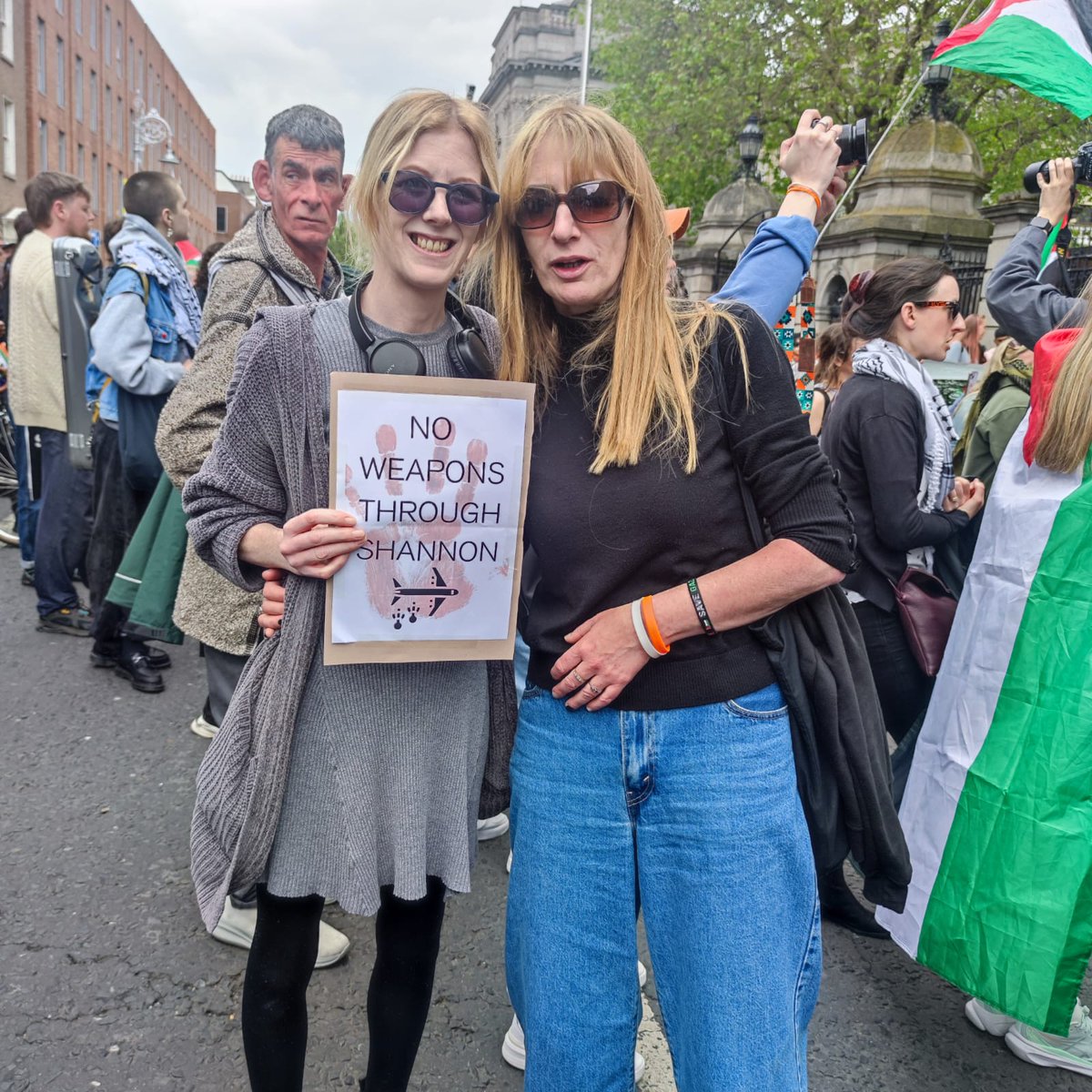 Huge demo outside Leinster House earlier to condemn Israel's escalated campaign of extermination in #Rafah and to support the #ArmsEmbargoBill sponsored by Senators <a href="/aliceeire/">Alice-Mary Higgins</a>, Lynn Ruane, <a href="/frances_black/">Frances Black</a> and <a href="/Love1solidarity/">Eileen Ní Fhloinn</a>. Disgraceful <a href="/EamonRyan/">Eamon Ryan</a> is delaying it.