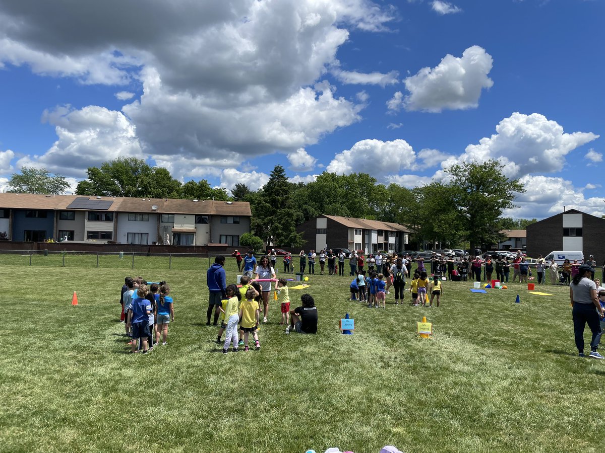 mr_mtozzi's tweet image. Field Day Fun at #EMKPRIDE @NicoleFoulksEMK