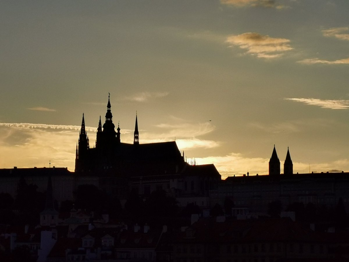 Prague at dusk
#herniaexploreprague #EHS2024Prague