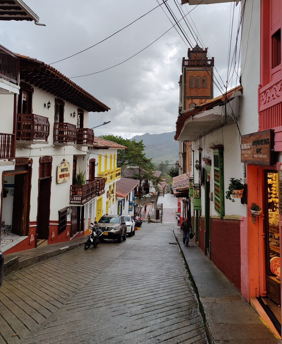 Calles mojadas. Jericó Antioquia.
#JericóSinMinería #FueraAnglogold
